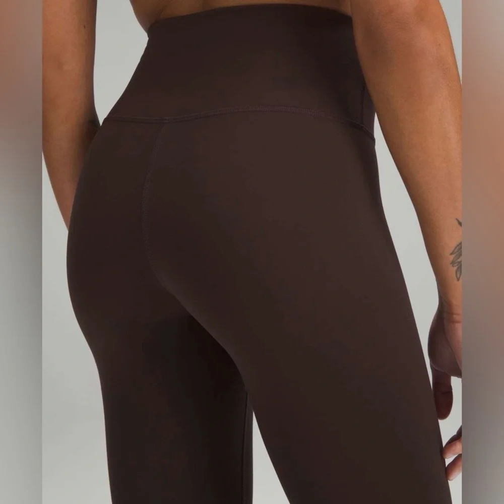 Lululemon Wunder Train High-Rise
Crop 21"
Espresso

- Like New - Picture 3 of 9